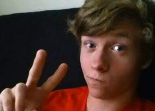 Teen Guy in Shape Self Shot